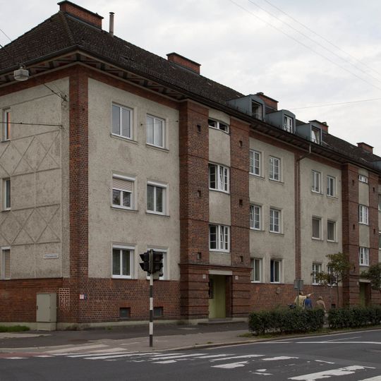 Kommunaler Wohnbau, Franckstraße 50–66