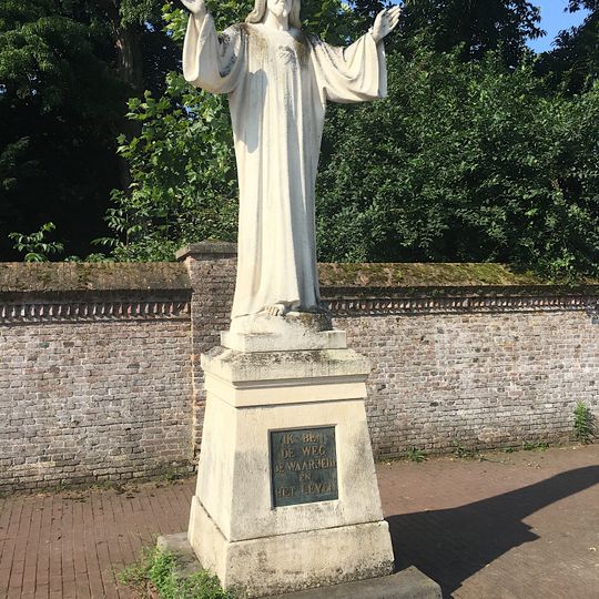 Statue of Sacred Heart of Jesus Christ