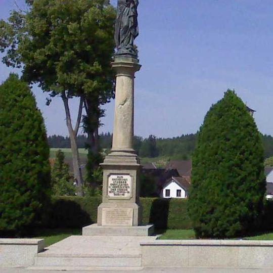 Kriegerdenkmal und Mariensäule