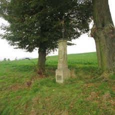 Kříž západně od městyse Koloveč u rozcestí