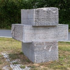 Plastika Ne na věky na Cestě mramoru v Dobřichovicích