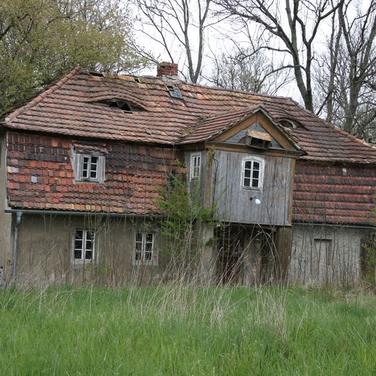 Wohnhaus mit Vorlaube Am Viebig 7