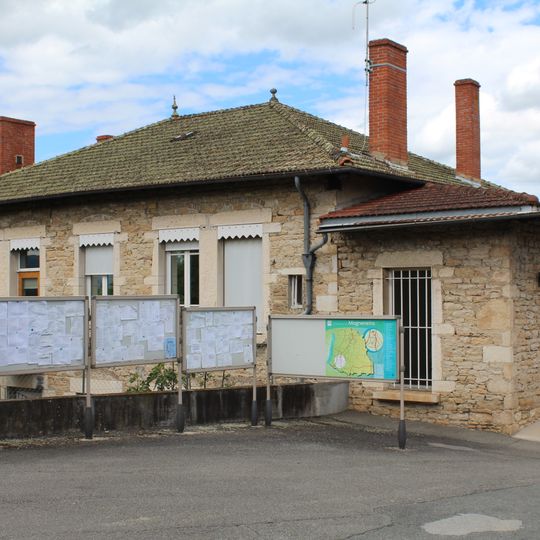 Town hall of Mogneneins