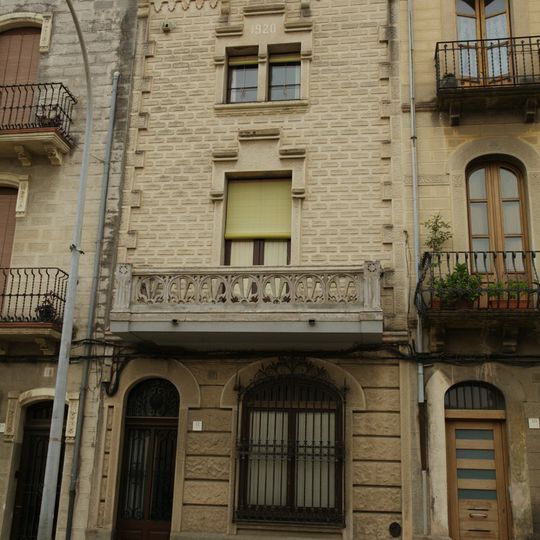 House in carrer Torras i Bages, 12