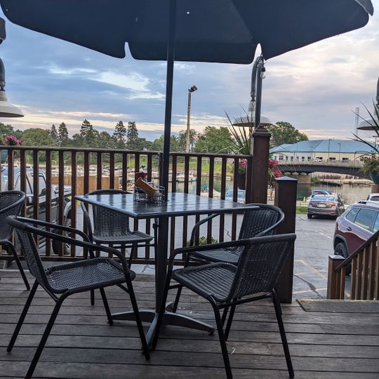 Boat House Pub & Eatery