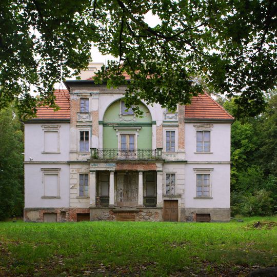 Old Palace in Lubniewice