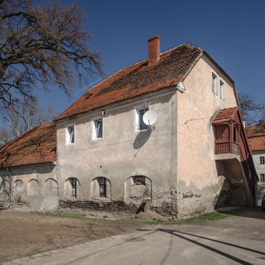 Oficyna mieszkalno-gospodarcza