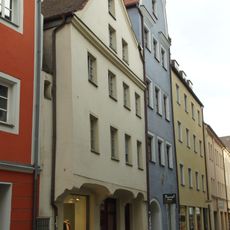 Wohn- und Geschäftshaus