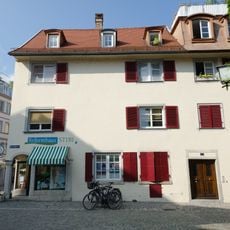 Wohn- und Geschäftshaus