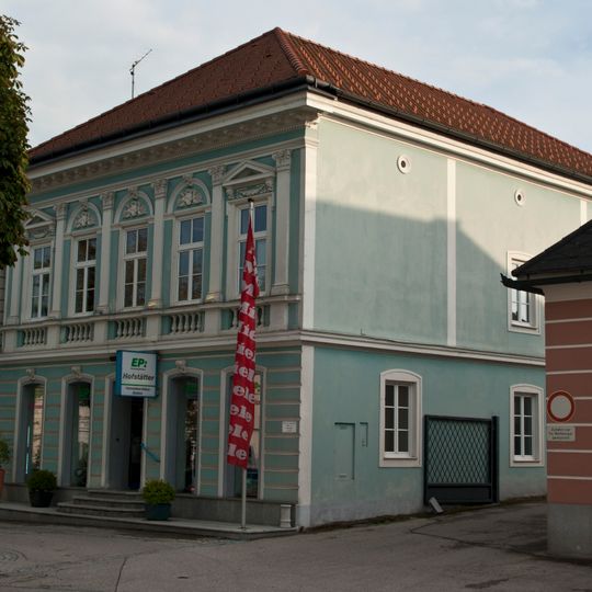 Wohn- und Geschäftshaus