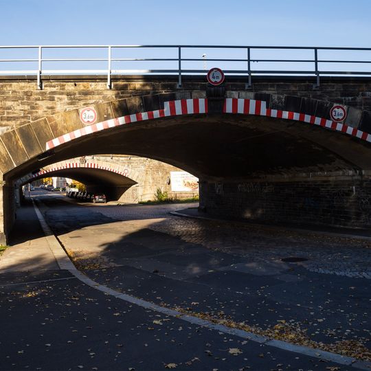 Zwei Eisenbahnbrücken Friedrich-Olbricht-Straße