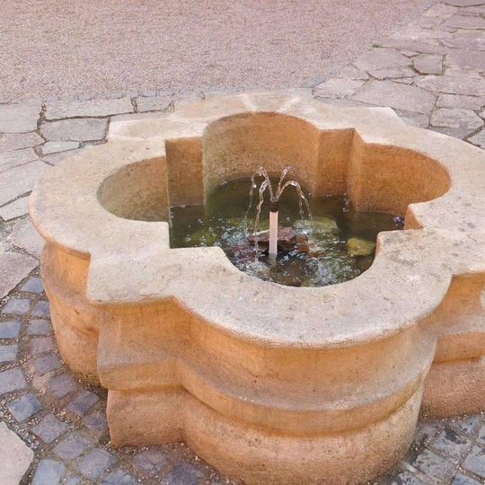 Kašna na zámeckém nádvoří v Klášterci nad Ohří