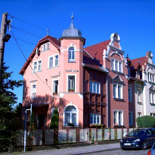 Doppelmietshaus in offener Bebauung Dr.-Michael-Straße 1, 3