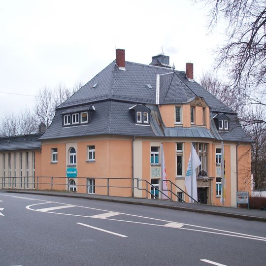 Stadtbad mit Schwimmhalle Amtsgerichtsstraße 1