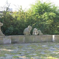 Sochy dětí u dětského hřiště v Malátově ulici v Ústí nad Labem