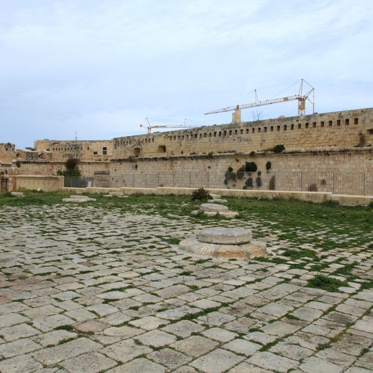Glacis / granaries – Fort St Elmo