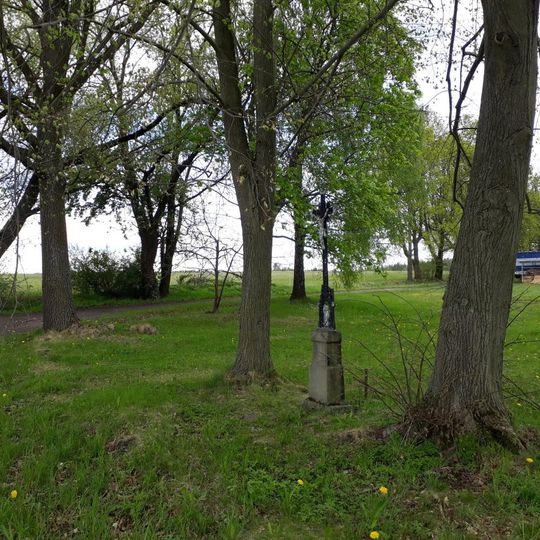 Kříž v Hrutově u zatáčky