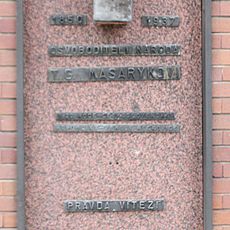 Pamětní deska s bustou T. G. Masaryka v Řečkovicích