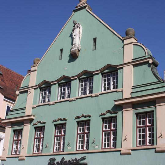 Wohn- und Geschäftshaus