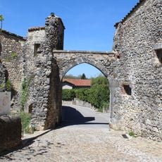 Barbacane de la cité médiévale de Pérouges