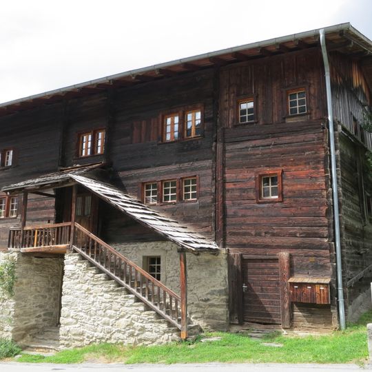 Schinerhaus vor dem Dorf