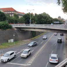 Lávka přes nábřeží Ludvíka Svobody