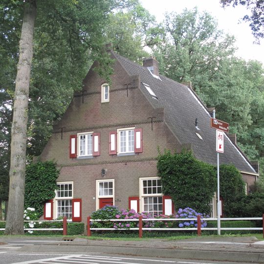 Woonhuis gebouwd in de nieuw-historiserende stijl