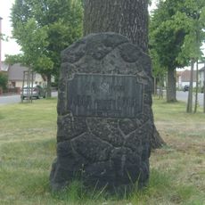 Gedenkstein zum 100. Jahrestag der Völkerschlacht bei Leipzig Dorfstraße 35 (vor)