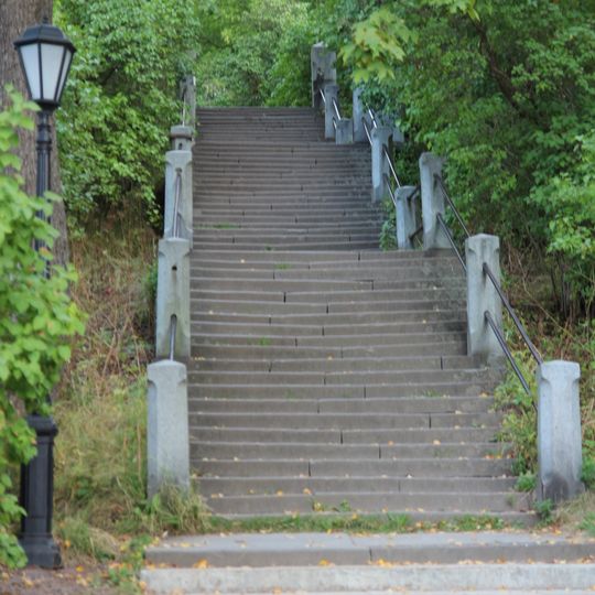 Гранитная лестница