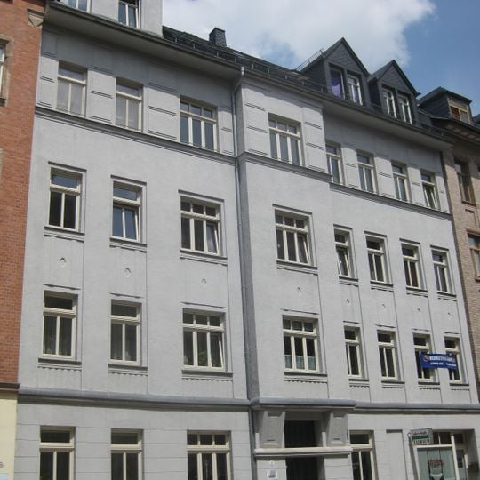 Mietshaus in geschlossener Bebauung Humboldtstraße 7