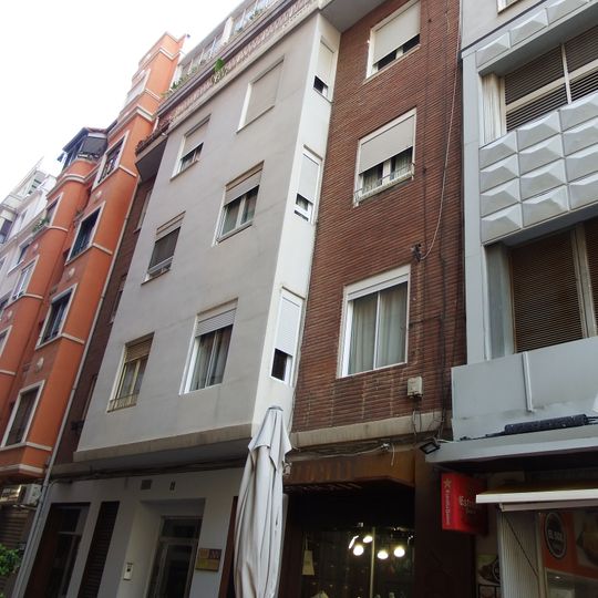 Building at 4 Mare de Déu de Gràcia street, Valencia