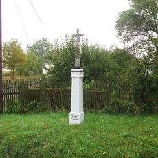 Kříž v Osvračíně na křižovatce