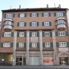 Wohn- und Geschäftshaus