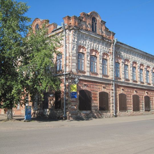 Особняк с биллиардной и спортивным залом