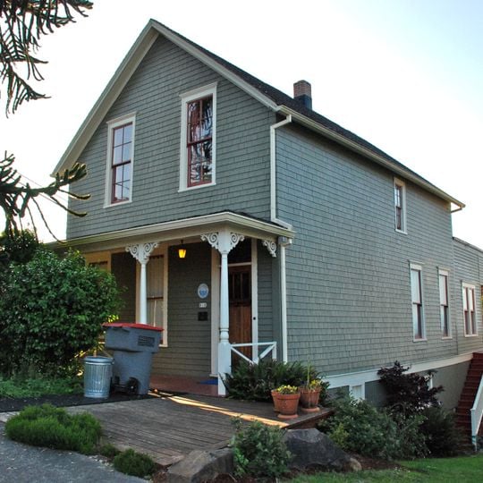 George C. and Winona Flavel House