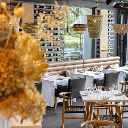 Bistro sixteen82