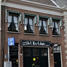 Pand met rechte kroonlijst