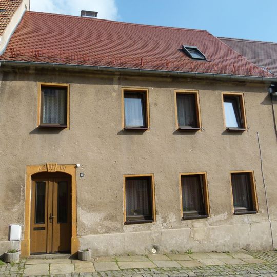 Wohnhaus in geschlossener Bebauung Am Hof 11