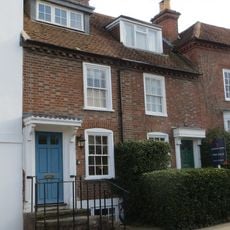 25 And 27, Queen Street