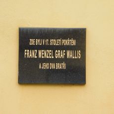 Pamětní deska hraběte Wallise v Ležkách