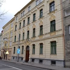 Nájomný dom so záhradou