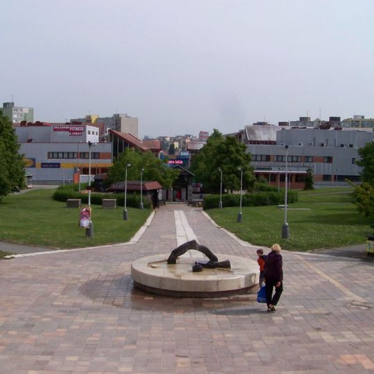 Kašna u školy v Trávníčkově ulici ve Stodůlkách