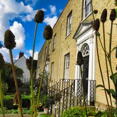 77 79, Ermine Street