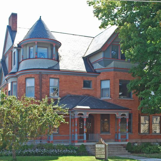 Hugh H. Richard House