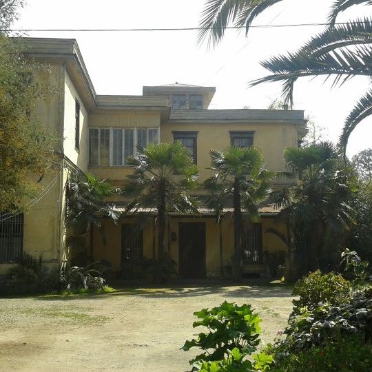 Casa y parque de la quinta de Las Rosas de Maipú