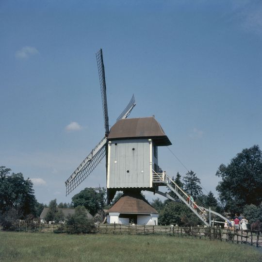 Standerdmolen van Millegem
