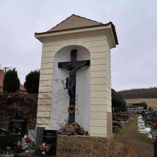 Kaplička na hřbitově v Mrtníku