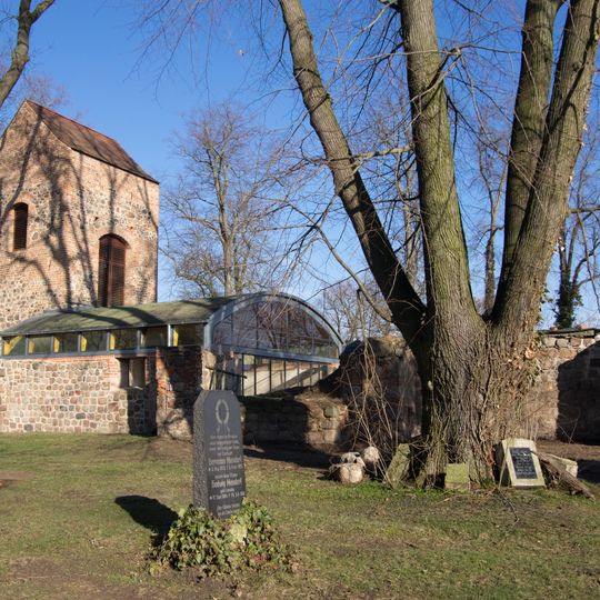 Kirchenruine Heinsdorf