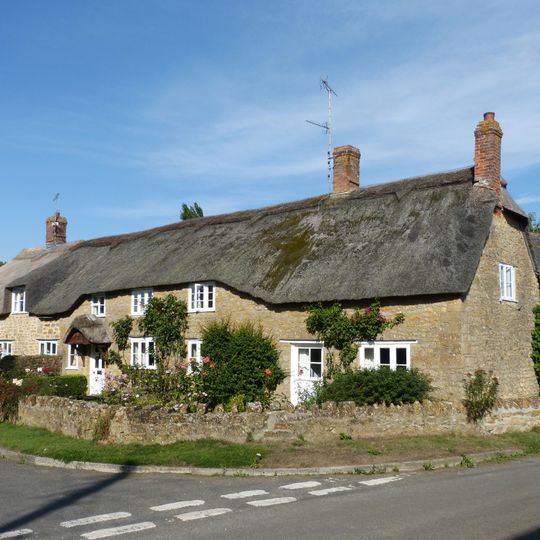Middlefield Farmhouse, And Cottage Attached To North