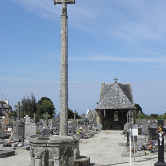 Croix et chaire extérieure du cimetière de Plougasnou